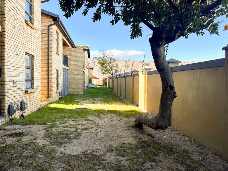 To Let 2 Bedroom Property for Rent in Gordons Bay Western Cape